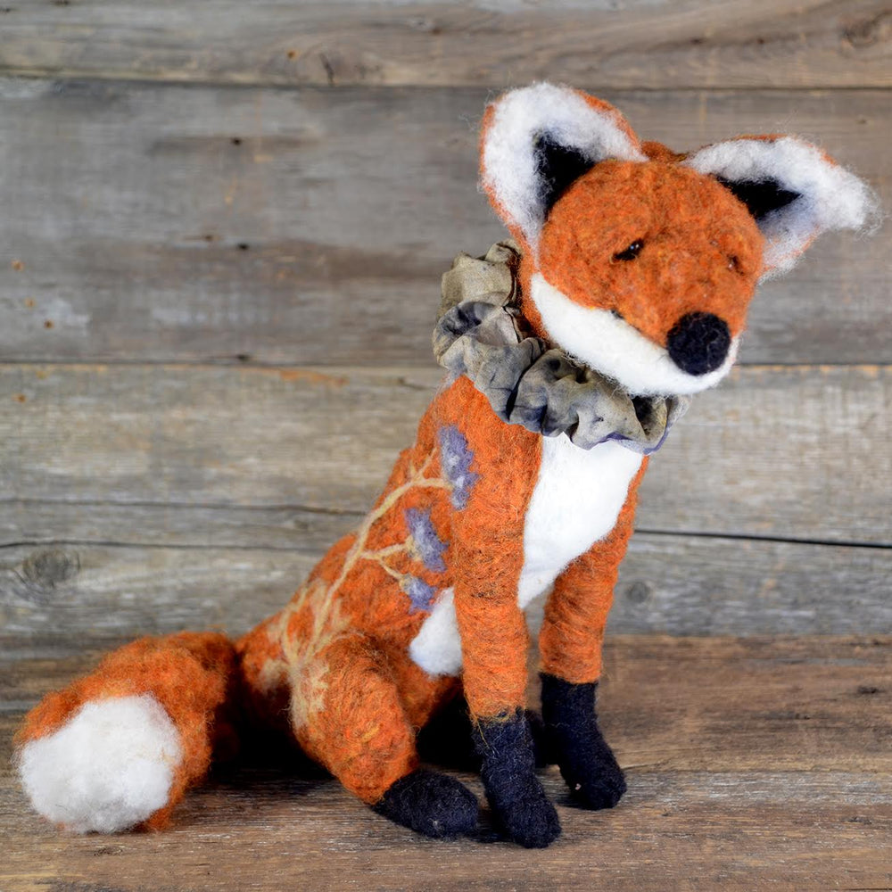 
            
                Load image into Gallery viewer, Needle Felted Fox - Thistle
            
        