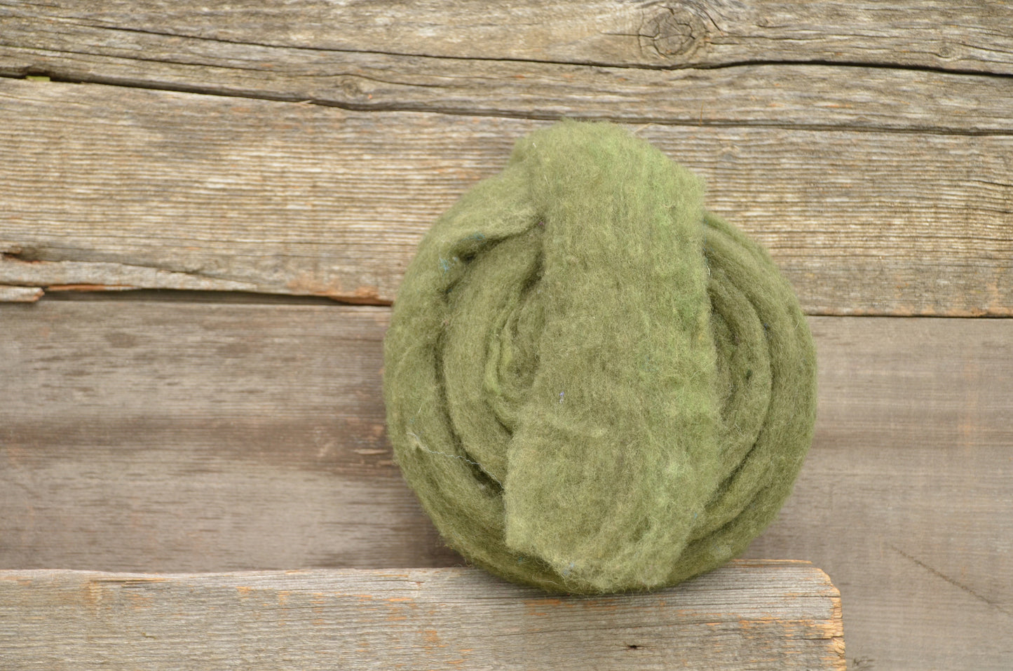 Wool Fibre Army Green