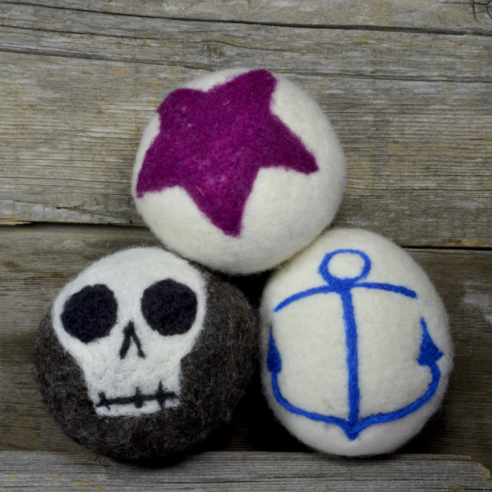 Skull, star, anchor dryer balls, rock pack